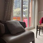 Ideally Located 3.5 Flat