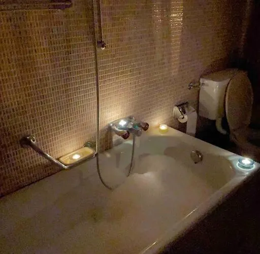 דירה Ideally Located 3.5 Flat *