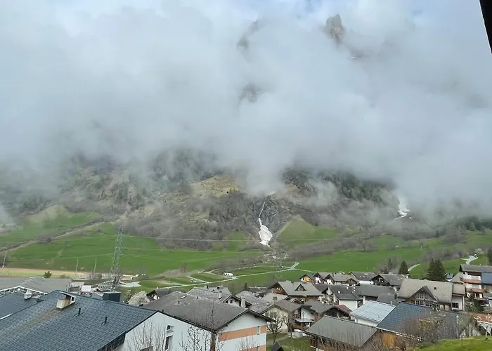 Ideally Located 3.5 Flat דירה *