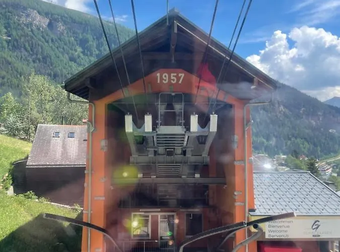 דירה Ideally Located 3.5 Flat לויקרבאד