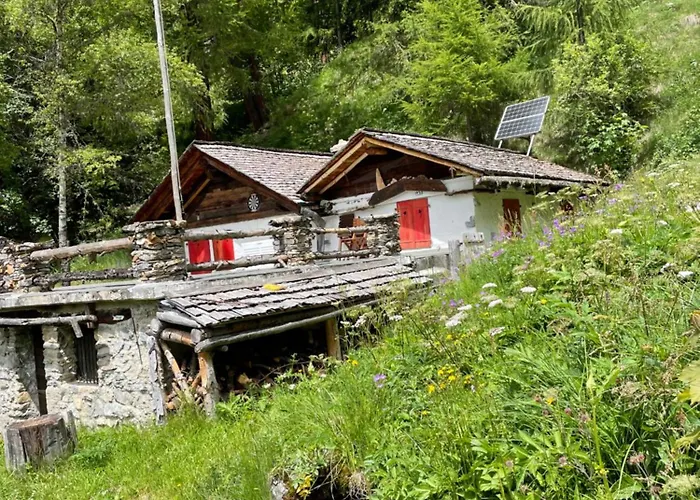 Ideally Located 3.5 Flat דירה