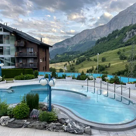 Apartment Ideally Located 3.5 Flat *