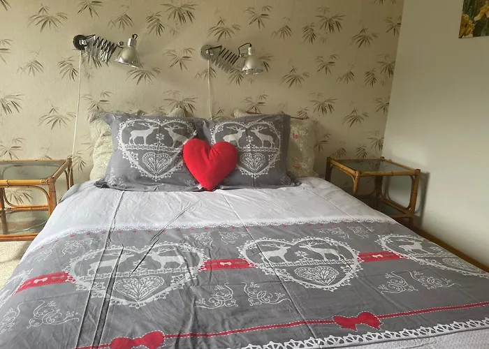 Ideally Located 3.5 Flat