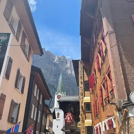 Ideally Located 3.5 Flat لوكباد